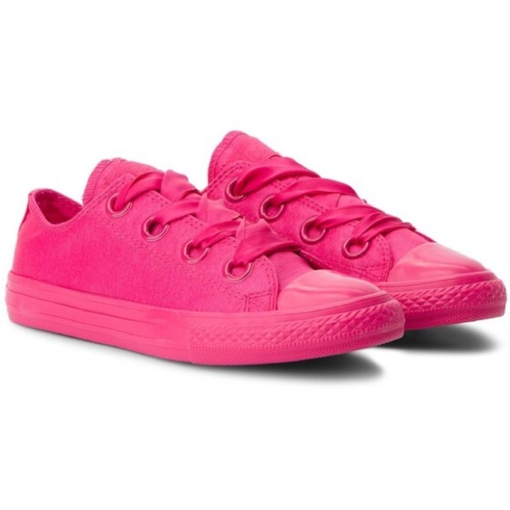 Kids CONVERSE Chuck Taylor All Star Big Eyelets sneakers- bright pink. Size 3